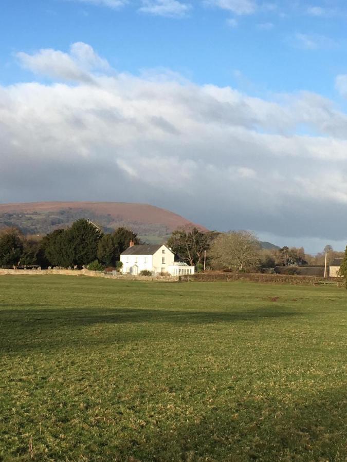 The Old Rectory Bed & Breakfast Bed & Breakfast Abergavenny Exterior photo