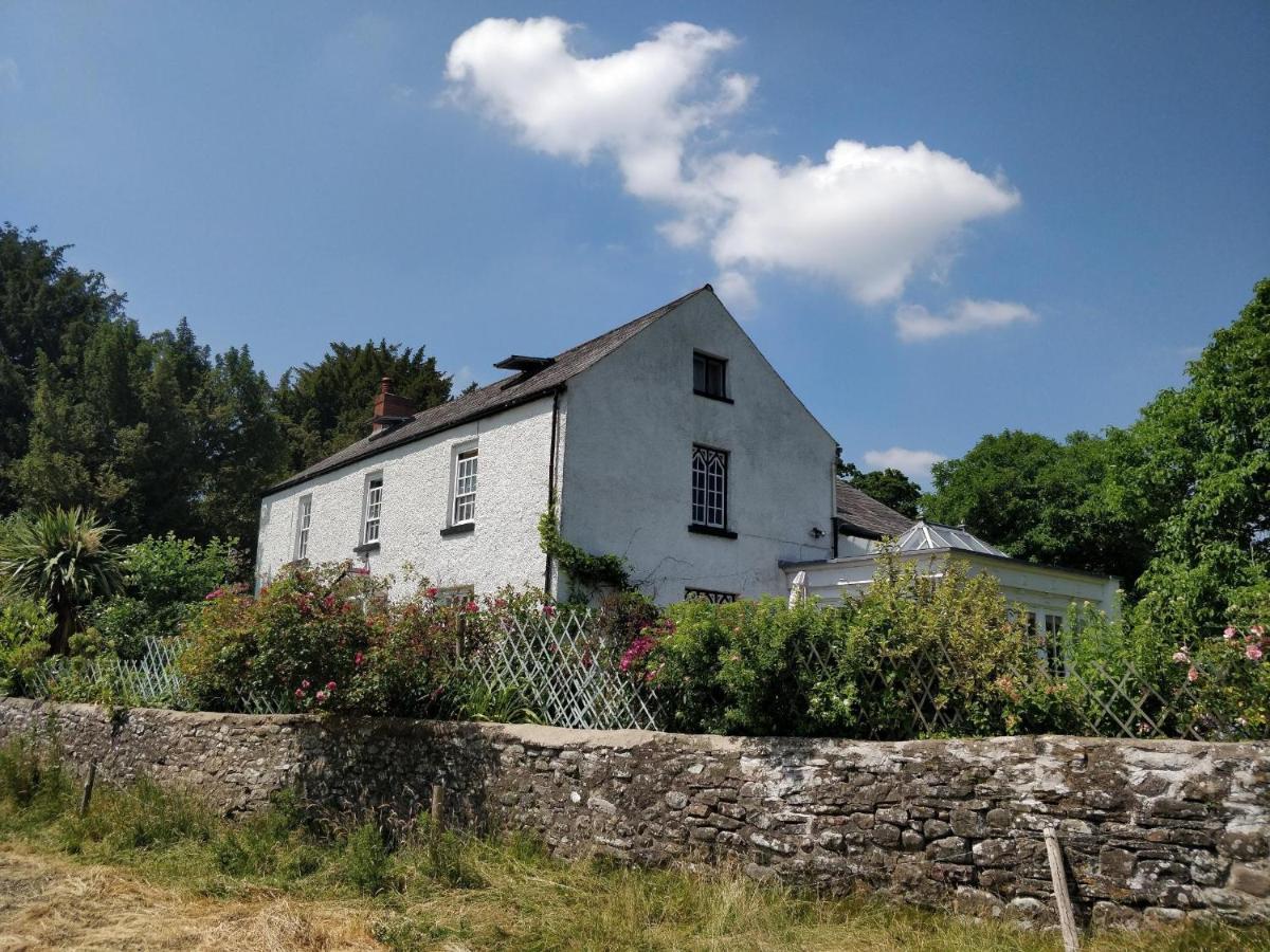 The Old Rectory Bed & Breakfast Bed & Breakfast Abergavenny Exterior photo