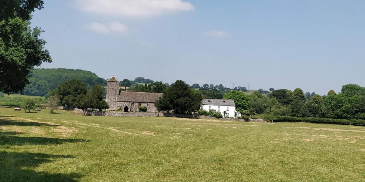 The Old Rectory Bed & Breakfast Bed & Breakfast Abergavenny Exterior photo